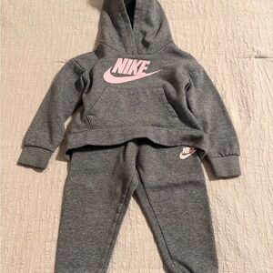 Nike Girls Gray Hoodie and Sweatpants Set